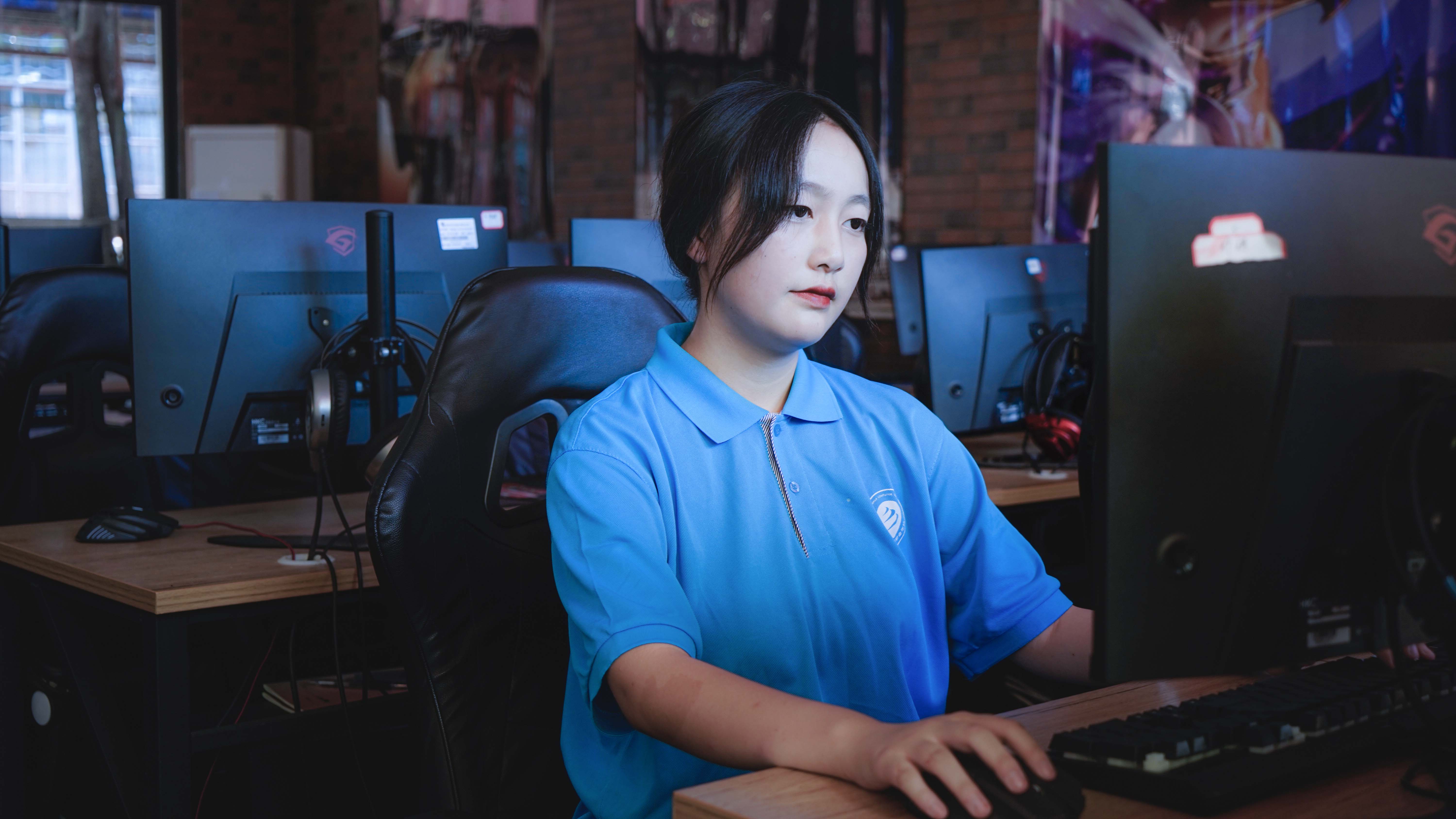 新生故事：轉(zhuǎn)學(xué)來新華，勇敢追逐電競夢！