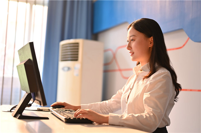 初入職場(chǎng) 成長(zhǎng)比薪水更重要